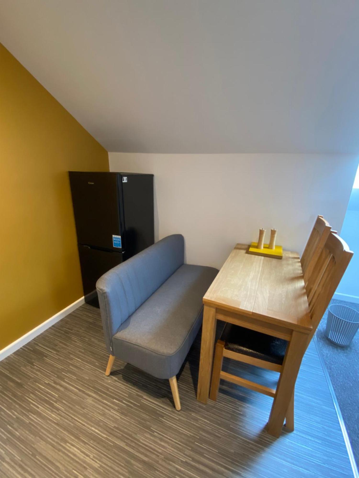 Modern Studio Apartment Set Beneath The Black Mountains A Stones Throw From The Offas Dyke Path Clodock Exterior foto