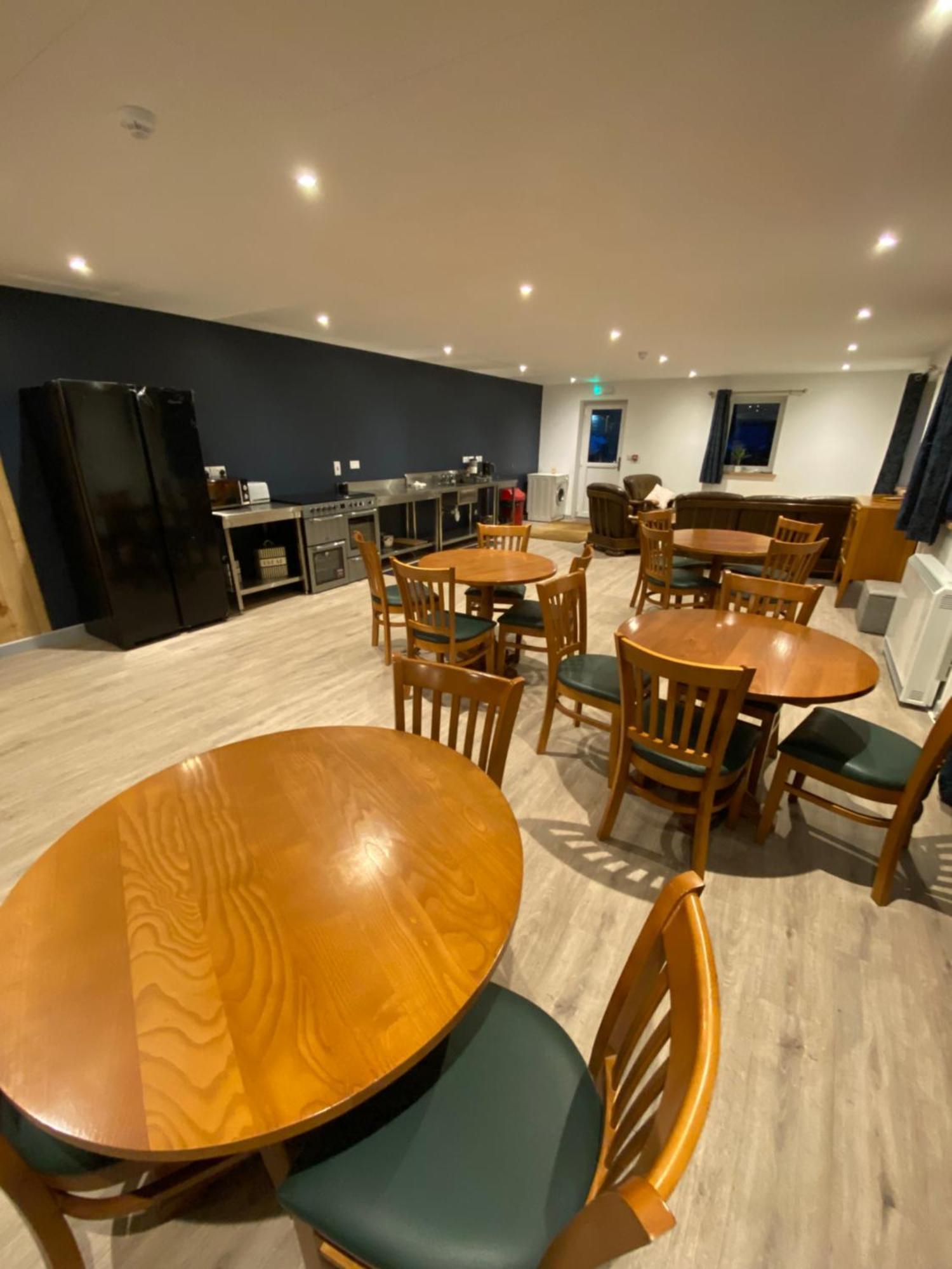 Modern Studio Apartment Set Beneath The Black Mountains A Stones Throw From The Offas Dyke Path Clodock Exterior foto