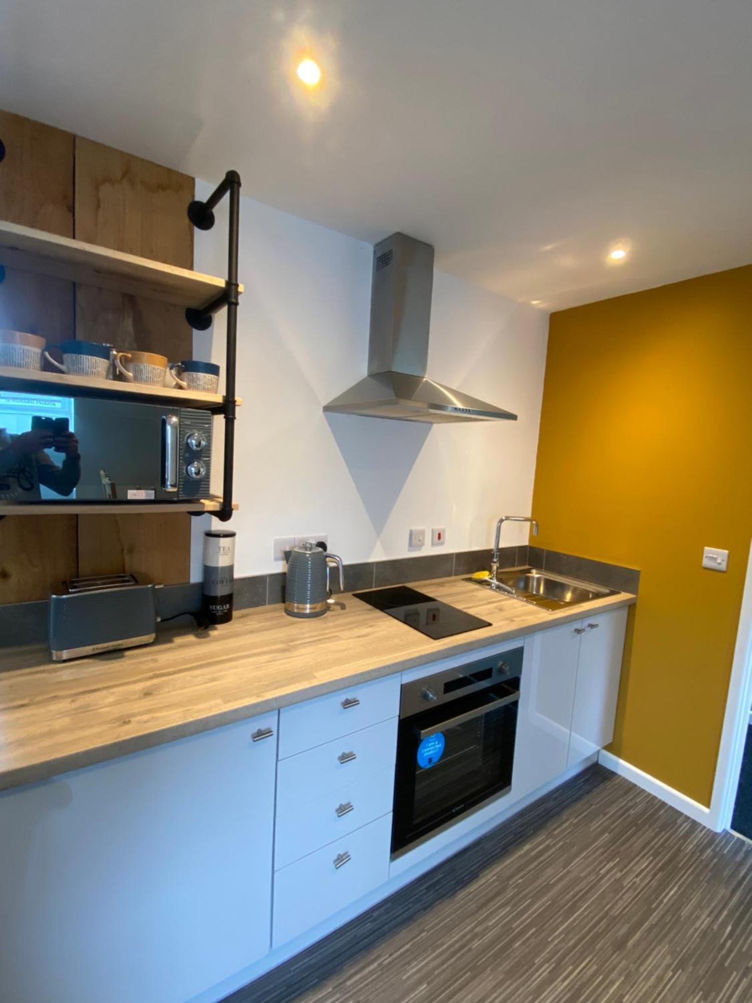 Modern Studio Apartment Set Beneath The Black Mountains A Stones Throw From The Offas Dyke Path Clodock Exterior foto